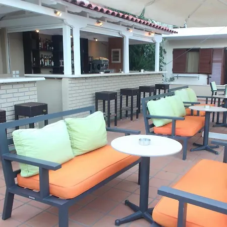 Apartahotel Vicky Nikiana